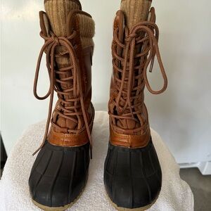 Refresh lace up waterproof boots size 6